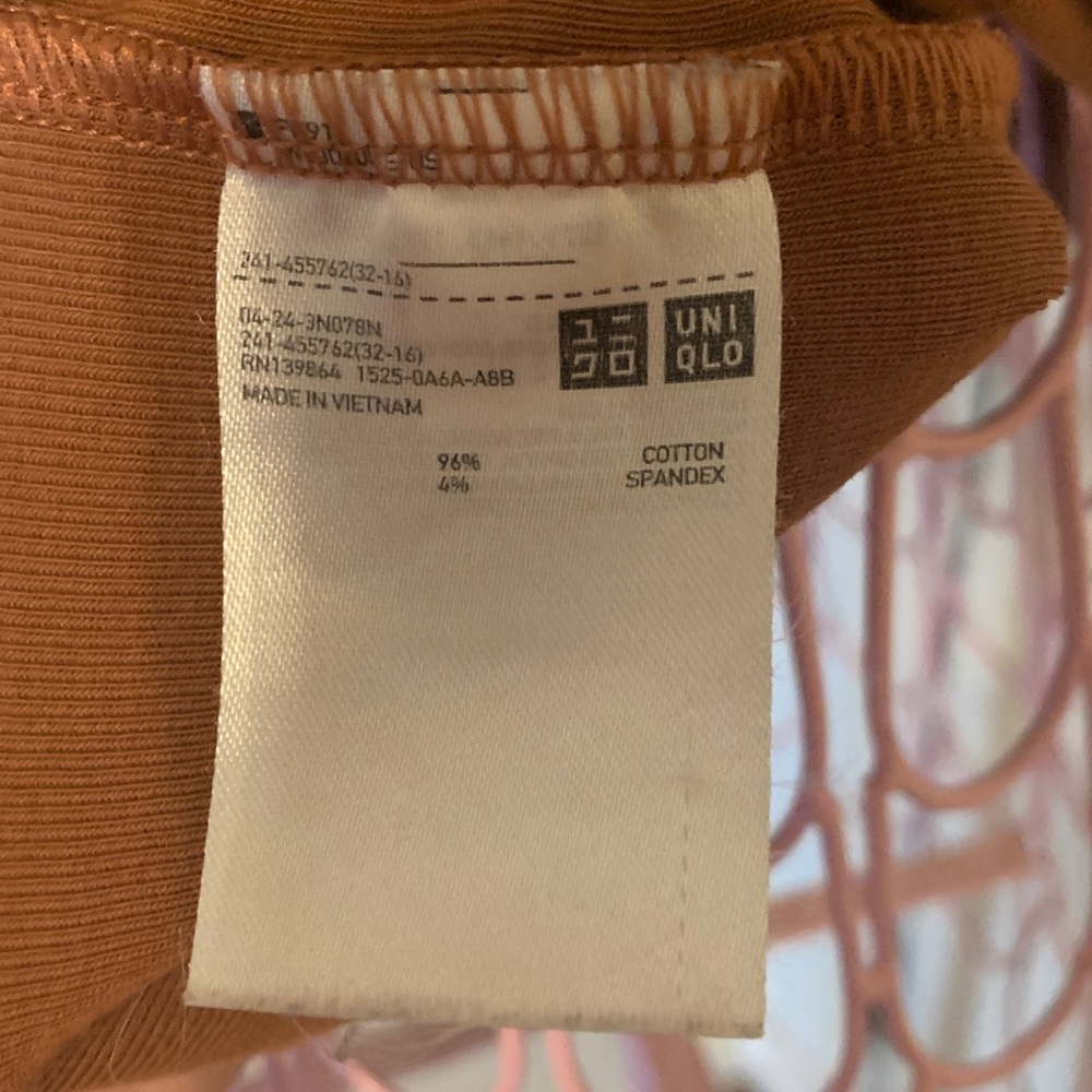 💝Like New Uniqlo brown S/S shirt - Medium - Picture 10 of 11
